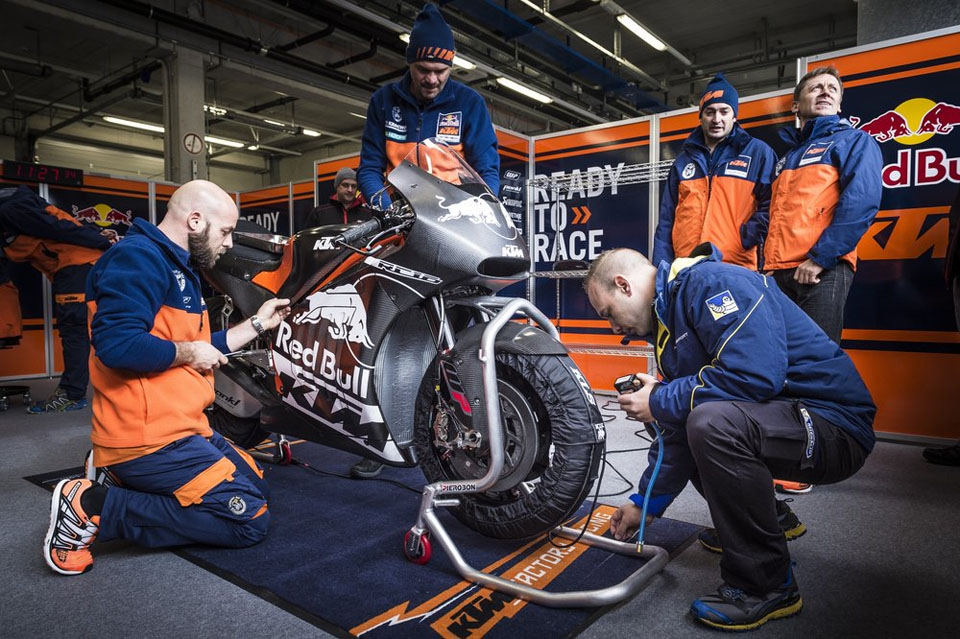 KTM MOTOGP RC16_4.jpg