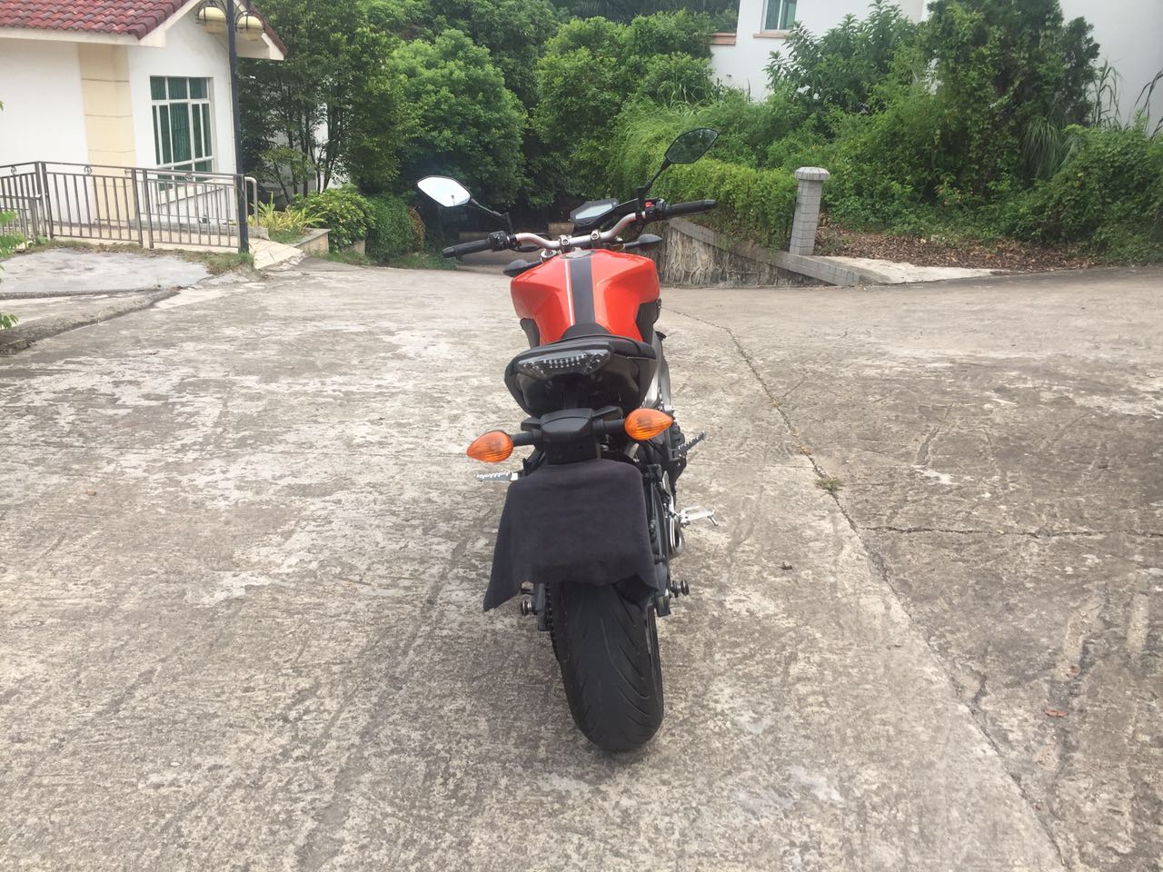 后.jpg