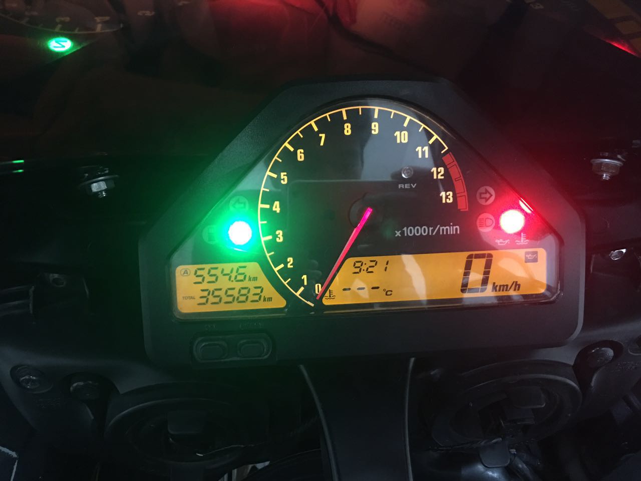 900537395.jpg