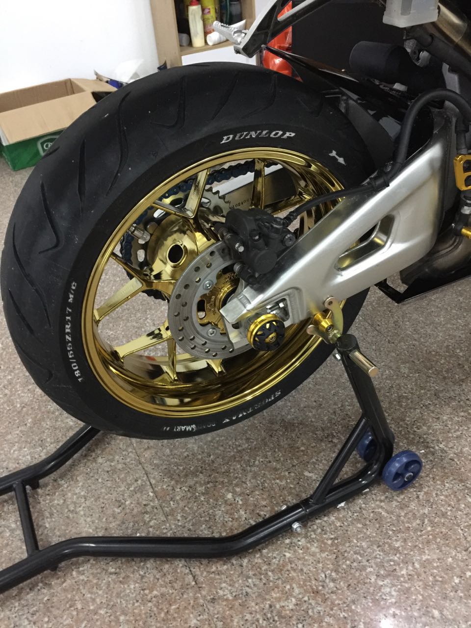 摩托车轮毂改电镀土豪金