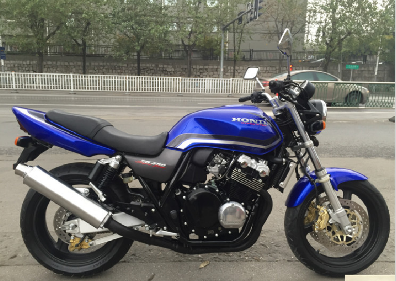 一代CB400