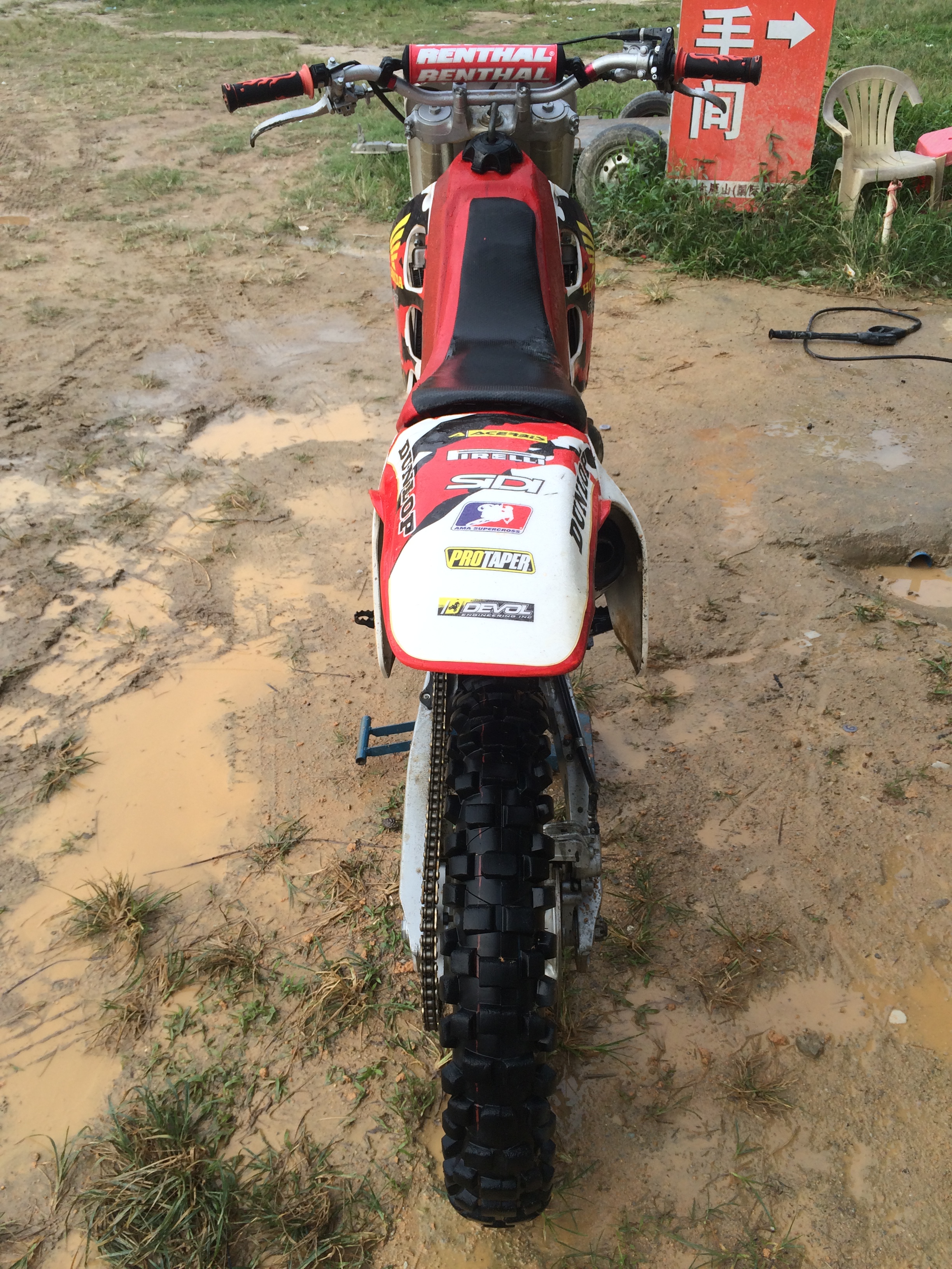 cr125IMG_6547.JPG
