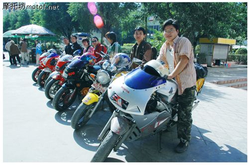 跑车常常玩但这样一群人全跑车一起飞还是第一次