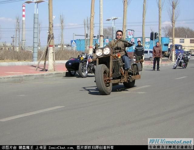 [转帖]国产太子水冷2400CC V4发动机的超强摩托