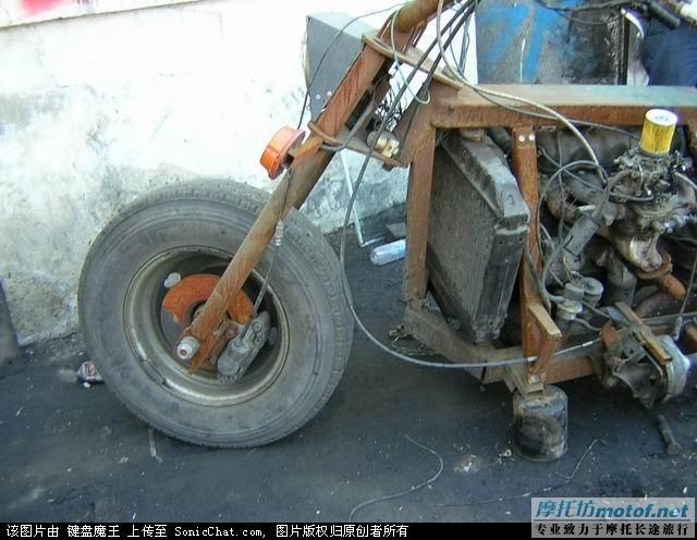 [转帖]国产太子水冷2400CC V4发动机的超强摩托