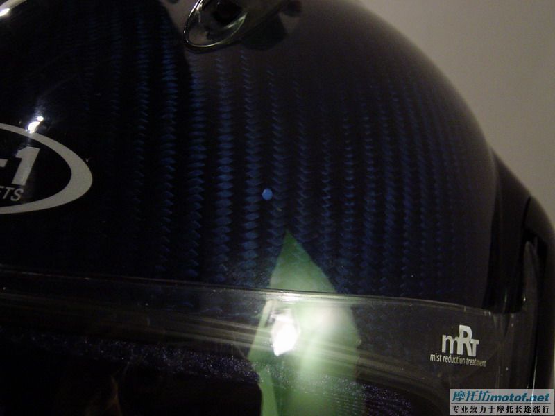 出VR-1的顶级型号头盔MC01,揭面设计