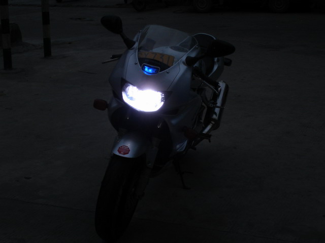 卖VTR1000F和比亚乔淑女125cc