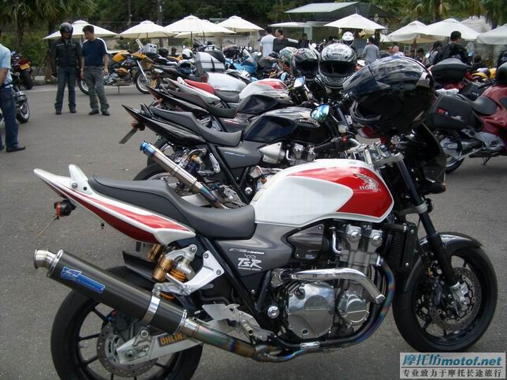 看看人家的CB1300