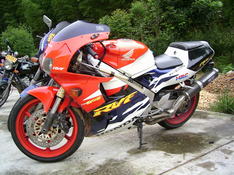 肇庆转让97精神RVF400