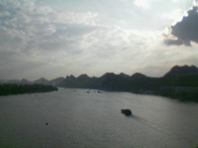 没有去参加广东车迷网2005年会，郁闷中，，发发相片，，