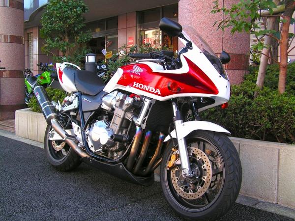 100台限定車HONDA CB1300SuperFour