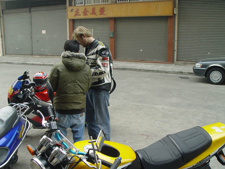 今天认识了一位＂荷兰车友＂