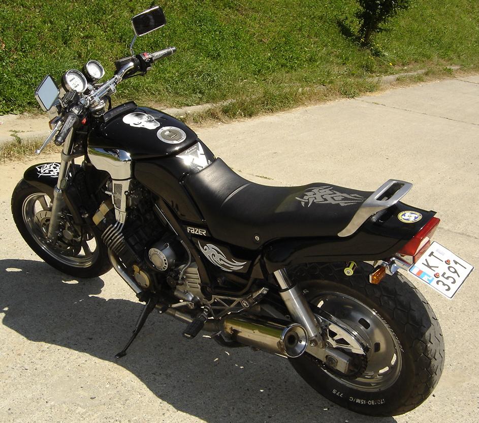 １９８５ Yamaha FZX 750
