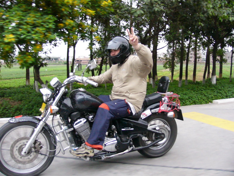 卖广州01牌STEED400