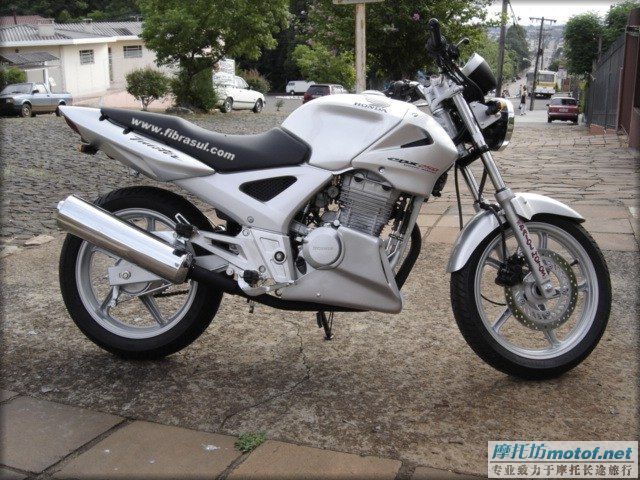 05 CBX250