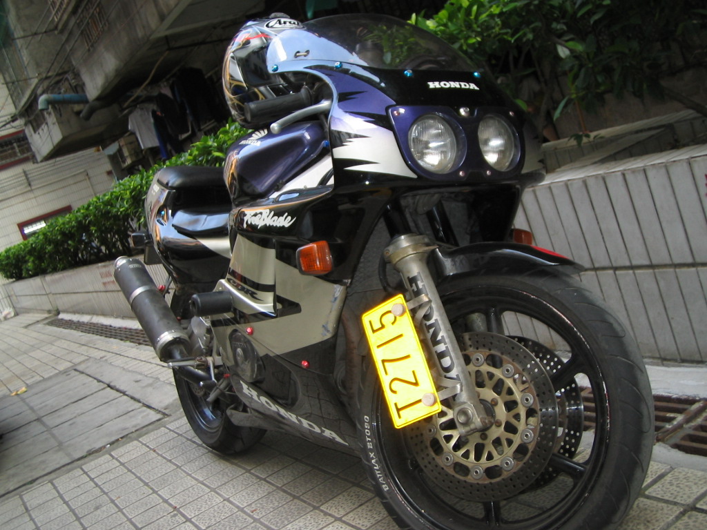 出售CBR 29!!!!
