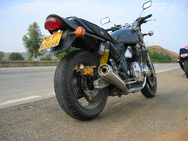 欧版西风1100VS欧版CB750