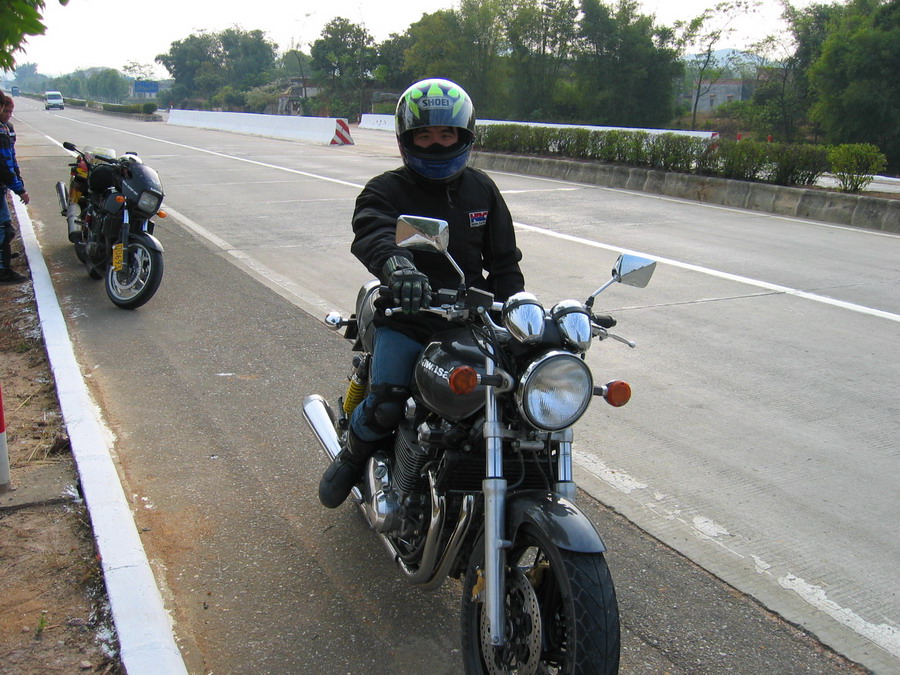 欧版西风1100VS欧版CB750