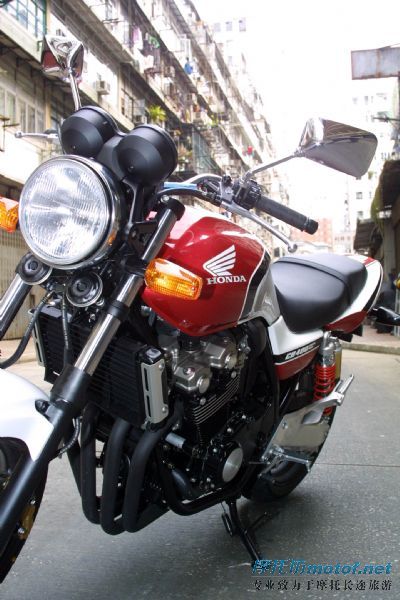 HONDA - CB400SF VTEC II