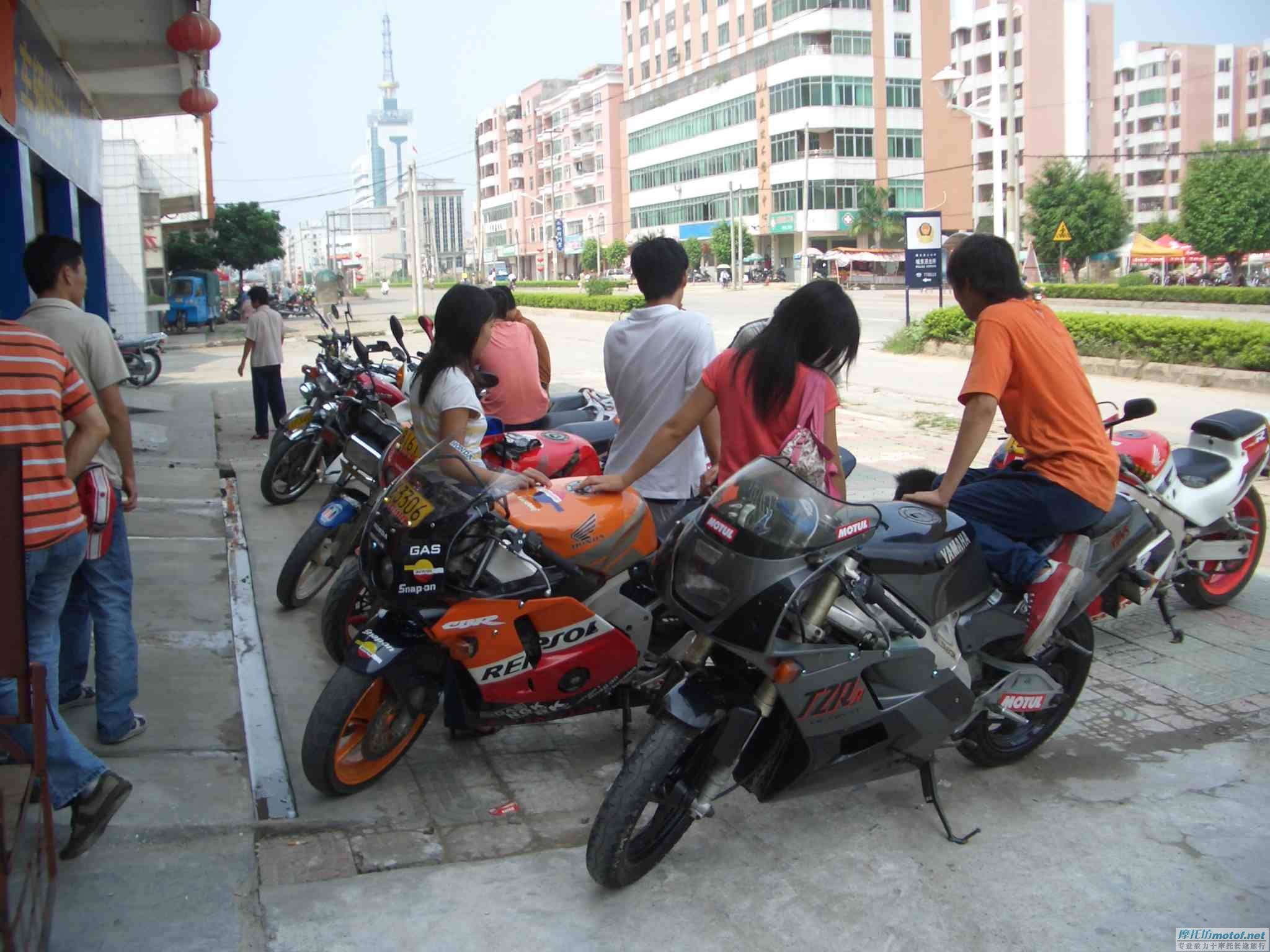 肇庆地区卖欧版大T一台！
