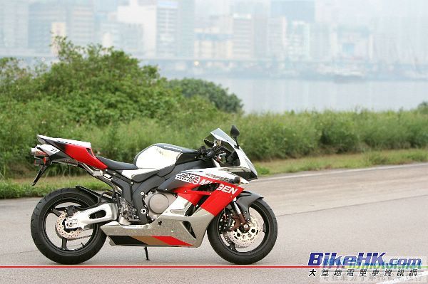 [转帖]夕阳无限好 CBR1000R F5