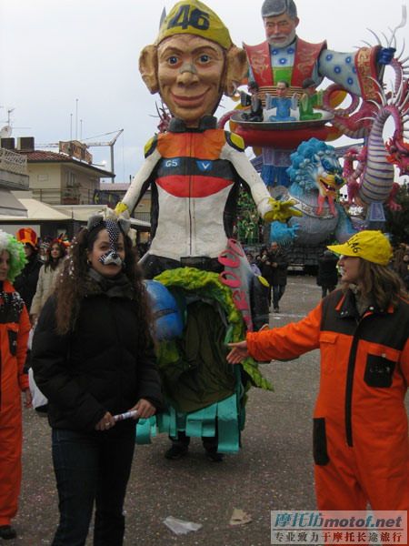 ROSSI.....遊行?像??