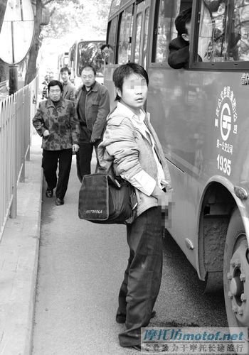 只要不害臊处处能撒尿
