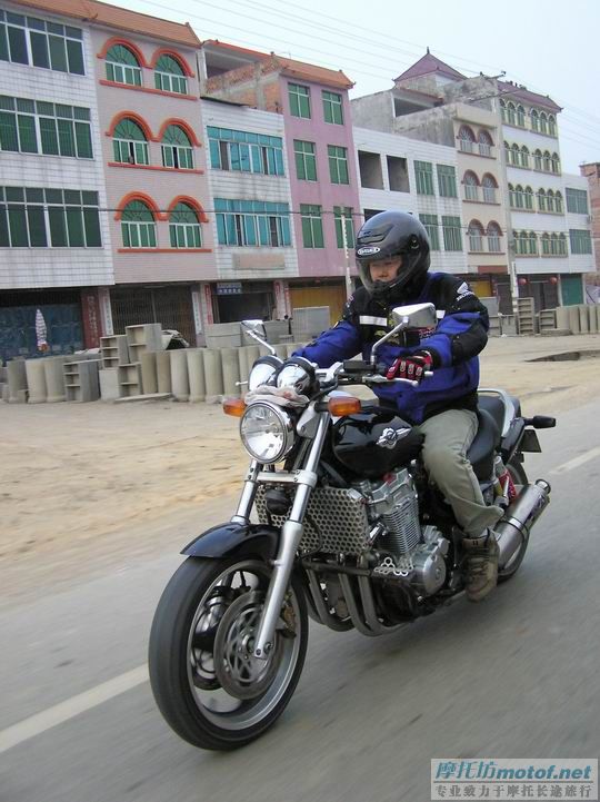 X4-----CB1300