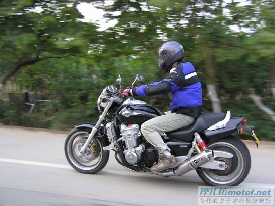 X4-----CB1300