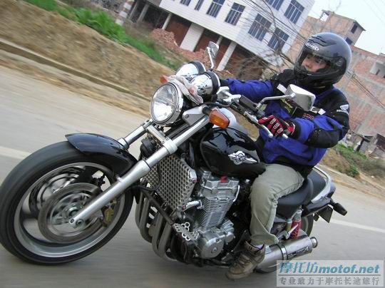 X4-----CB1300