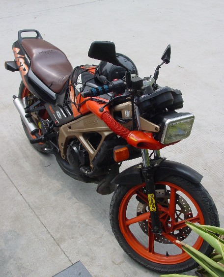 肇庆端州对外市出售成色超好NSR 125F街跑一部.3000元