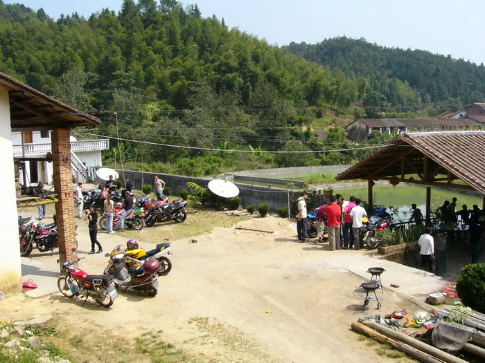 2006年10月06日国庆节&中秋节广州车友南昆山聚会暨“迎战全面禁摩大合照”！