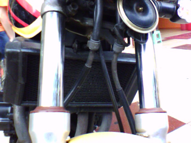 广东开平8300元出售CB400一台(大图来了)