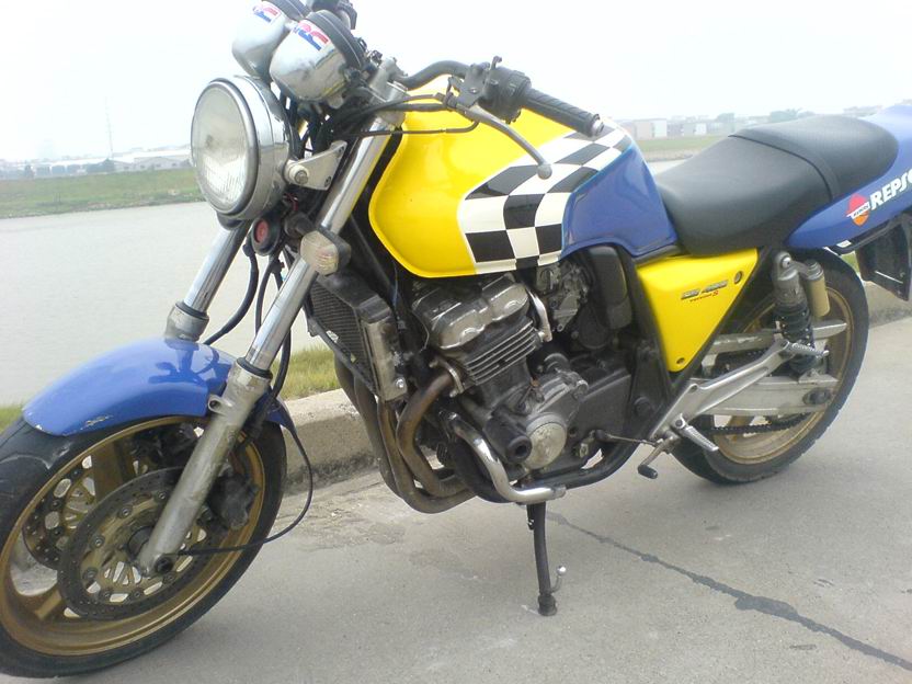 佛山出售94CB400。。。。。。。。