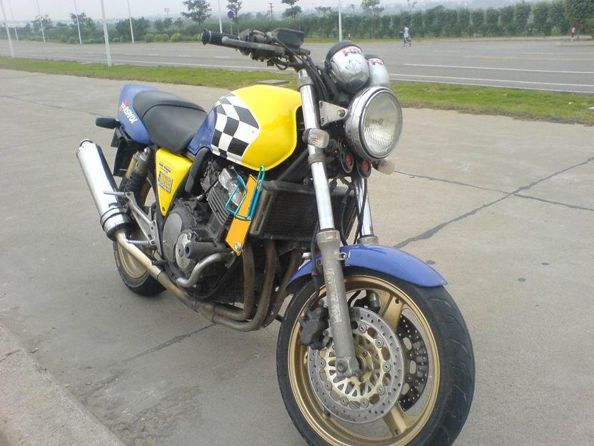 佛山出售94CB400。。。。。。。。