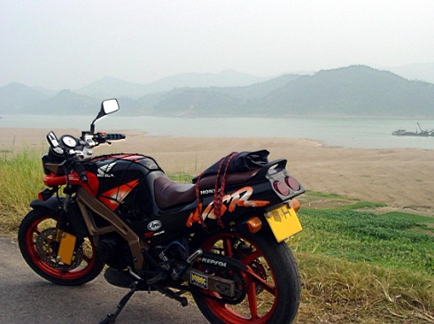 肇庆急售NSR 125F街跑一部,19日前购可得优惠.现价2400