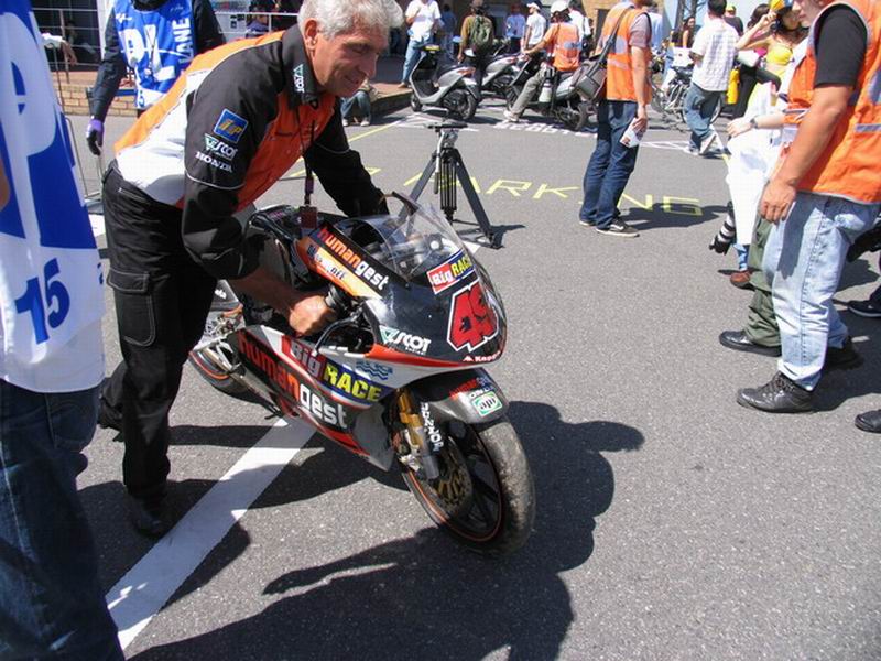 `　motoGP日本茂木站..场内外比赛花絮.　140张精彩图..!`