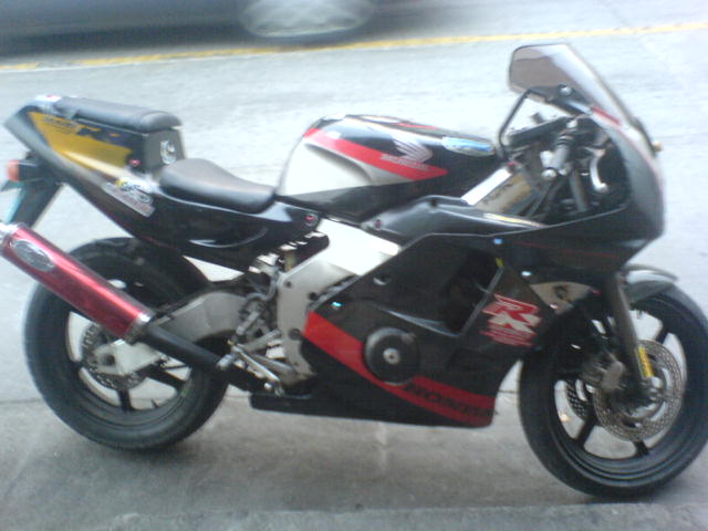 [贴图]卖~~FZR400~~或者换外表不论只要机头精神22期