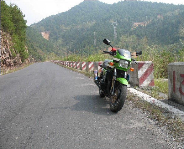 ZRX国庆单骑山路102公里...