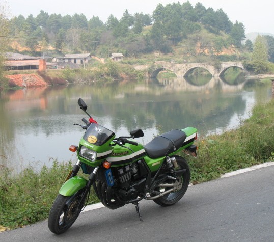 ZRX国庆单骑山路102公里...
