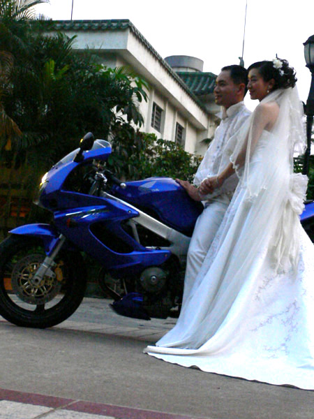 怒罗江闷伉俪 "婚纱"  谍照