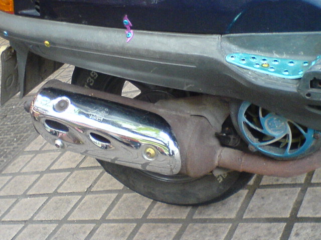 [原创]广州地区出售3800元包过户01牌改装豪迈！！！