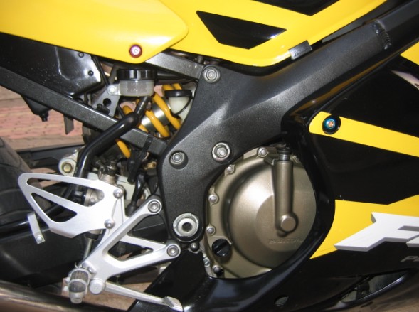 [原创]出售o2欧版 CBR600F4Ｉ　9.5成新,原版原漆