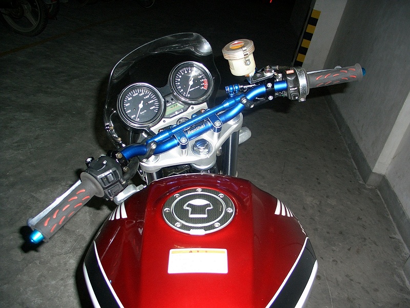 茂名地区出售精神靓仔CB400VTEC1，价格25000，有真牌，多处改装