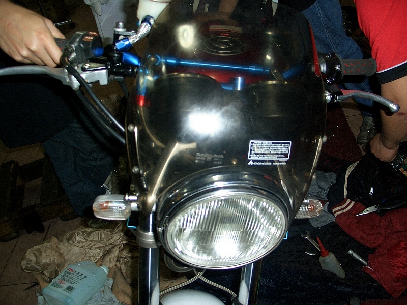 茂名地区出售精神靓仔CB400VTEC1，价格25000，有真牌，多处改装