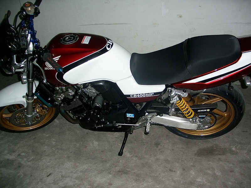 茂名地区出售精神靓仔CB400VTEC1，价格25000，有真牌，多处改装