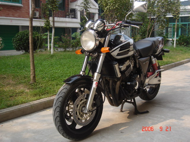 湖北仙桃市8500元出售真牌CB400！
