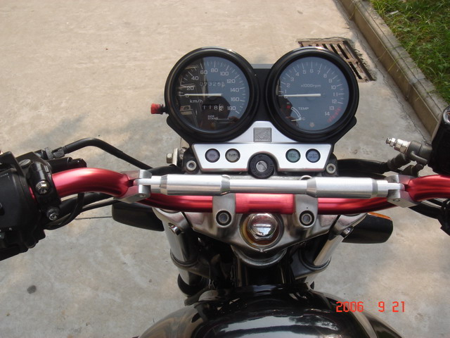 湖北仙桃市8500元出售真牌CB400！