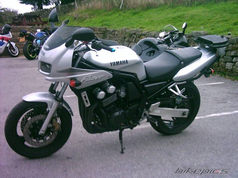 YAMAHA FZ400 史无前例劲改~~~~~