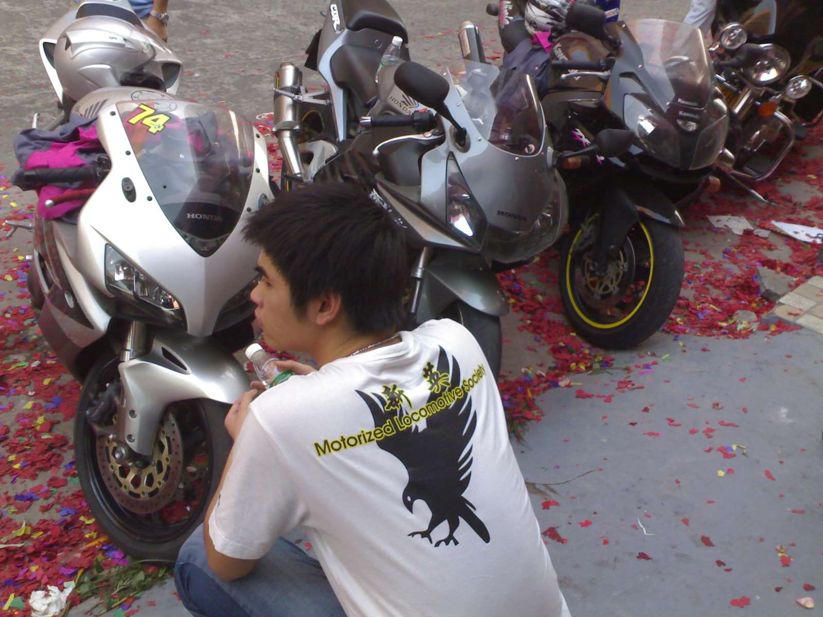 Jbt1hVAs.jpg
